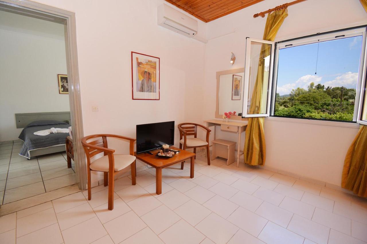 Dolphin Apt & Studios -Next To The Beach روذا المظهر الخارجي الصورة
