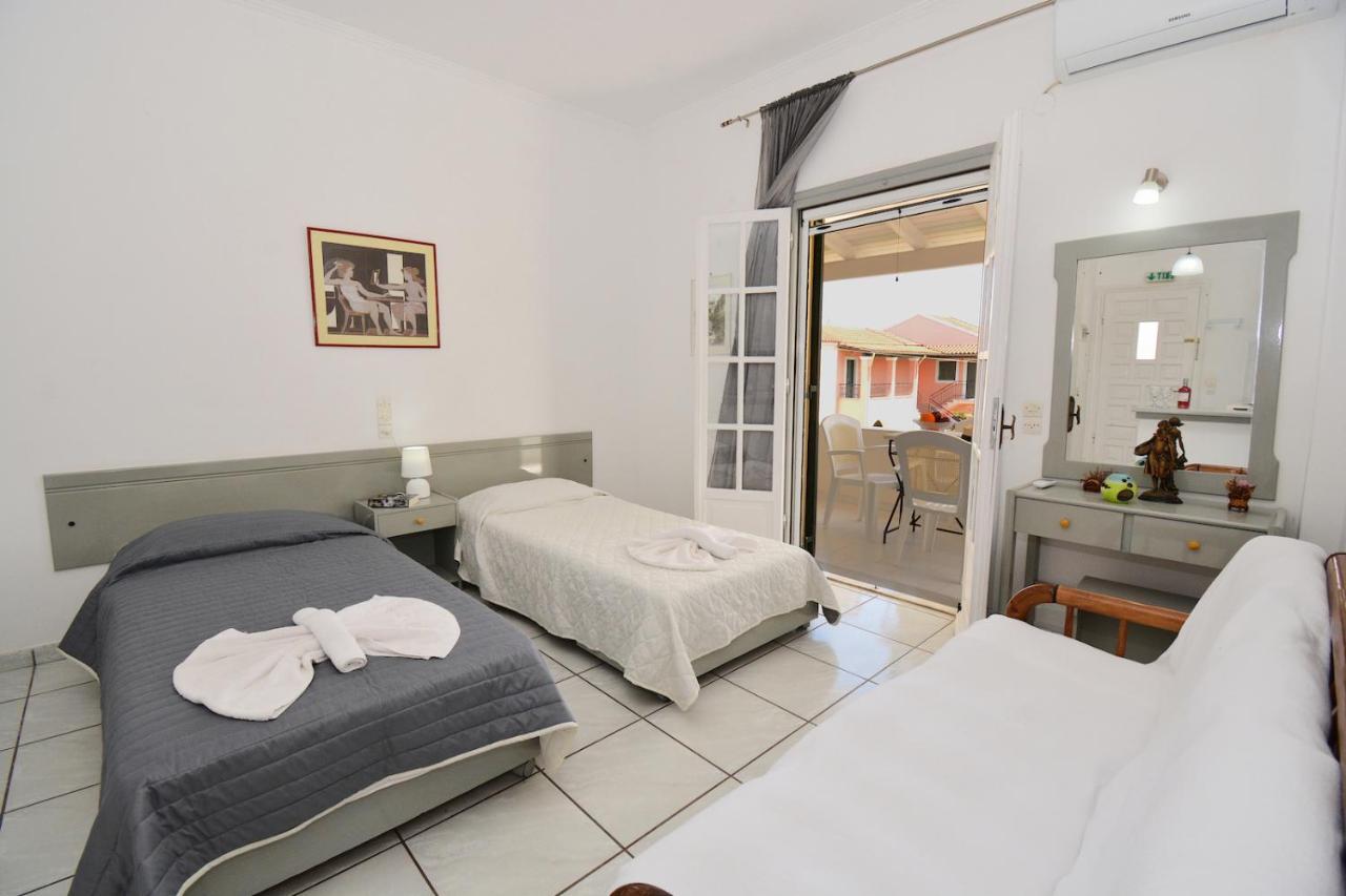 Dolphin Apt & Studios -Next To The Beach روذا المظهر الخارجي الصورة