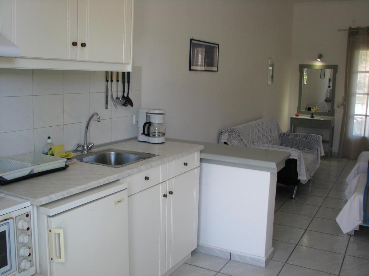 Dolphin Apt & Studios -Next To The Beach روذا المظهر الخارجي الصورة