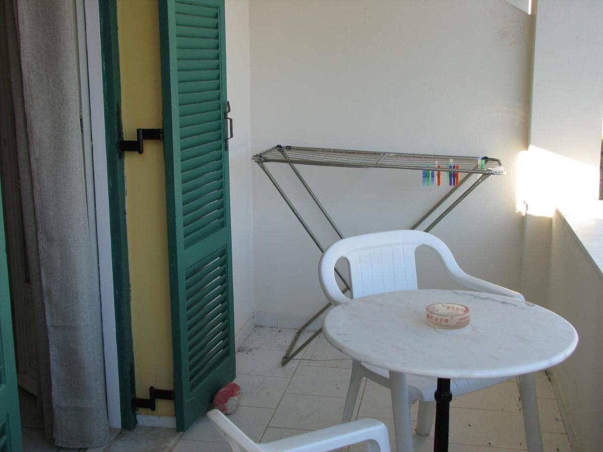 Dolphin Apt & Studios -Next To The Beach روذا المظهر الخارجي الصورة