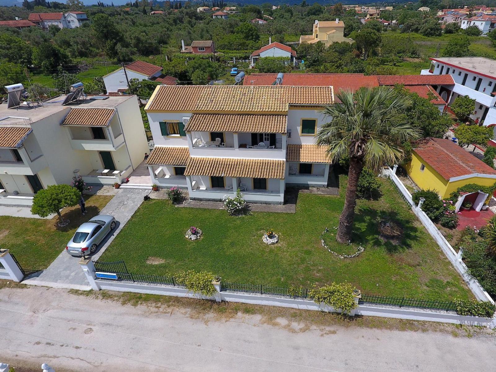 Dolphin Apt & Studios -Next To The Beach روذا المظهر الخارجي الصورة
