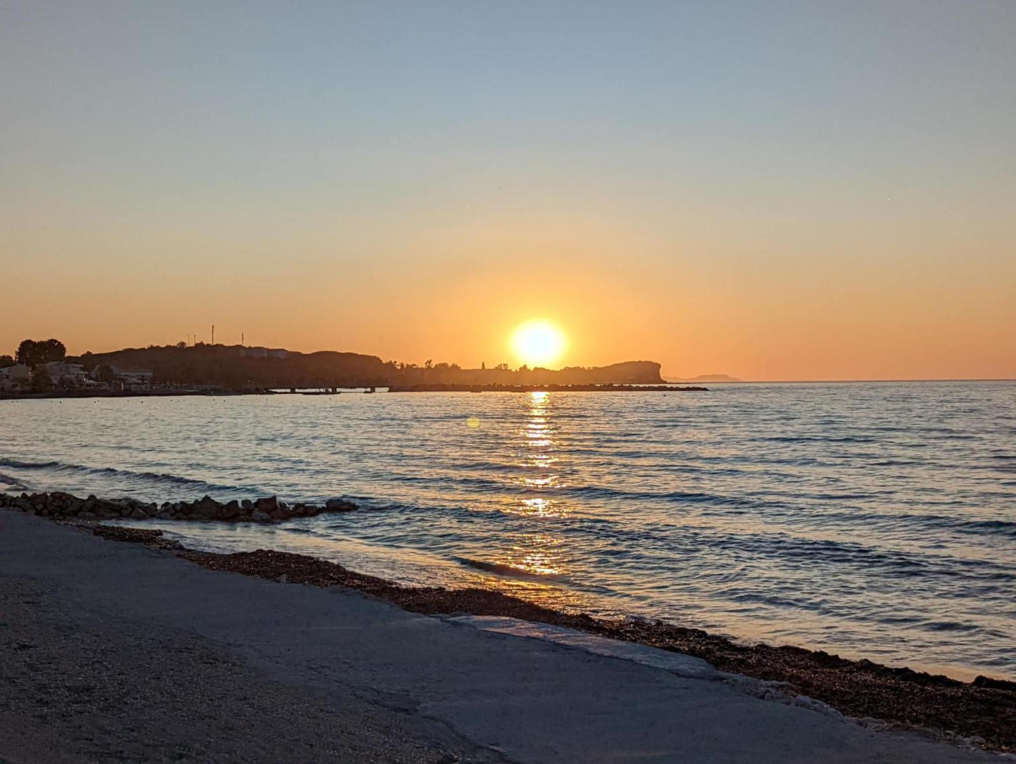 Dolphin Apt & Studios -Next To The Beach روذا المظهر الخارجي الصورة