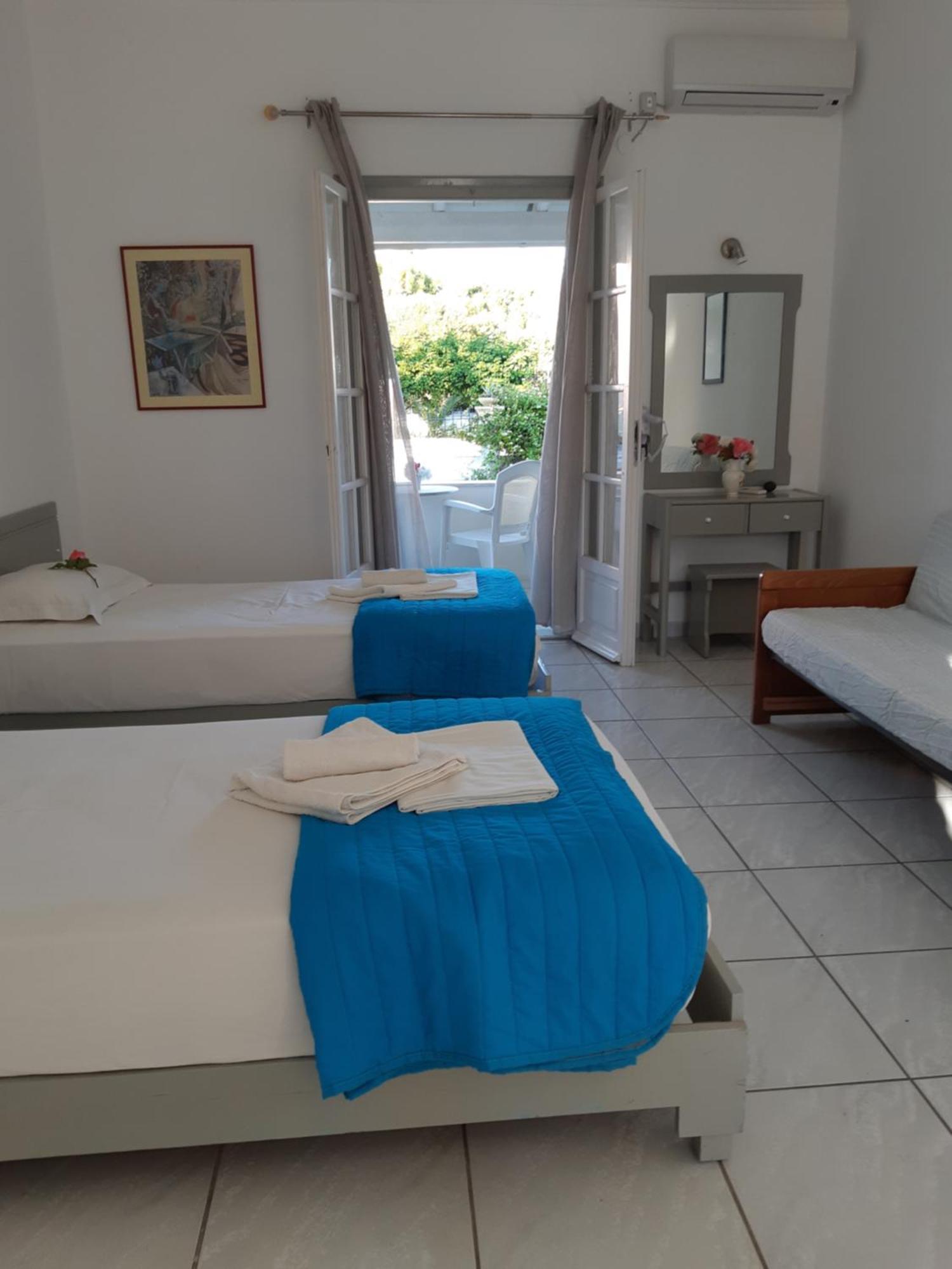 Dolphin Apt & Studios -Next To The Beach روذا المظهر الخارجي الصورة