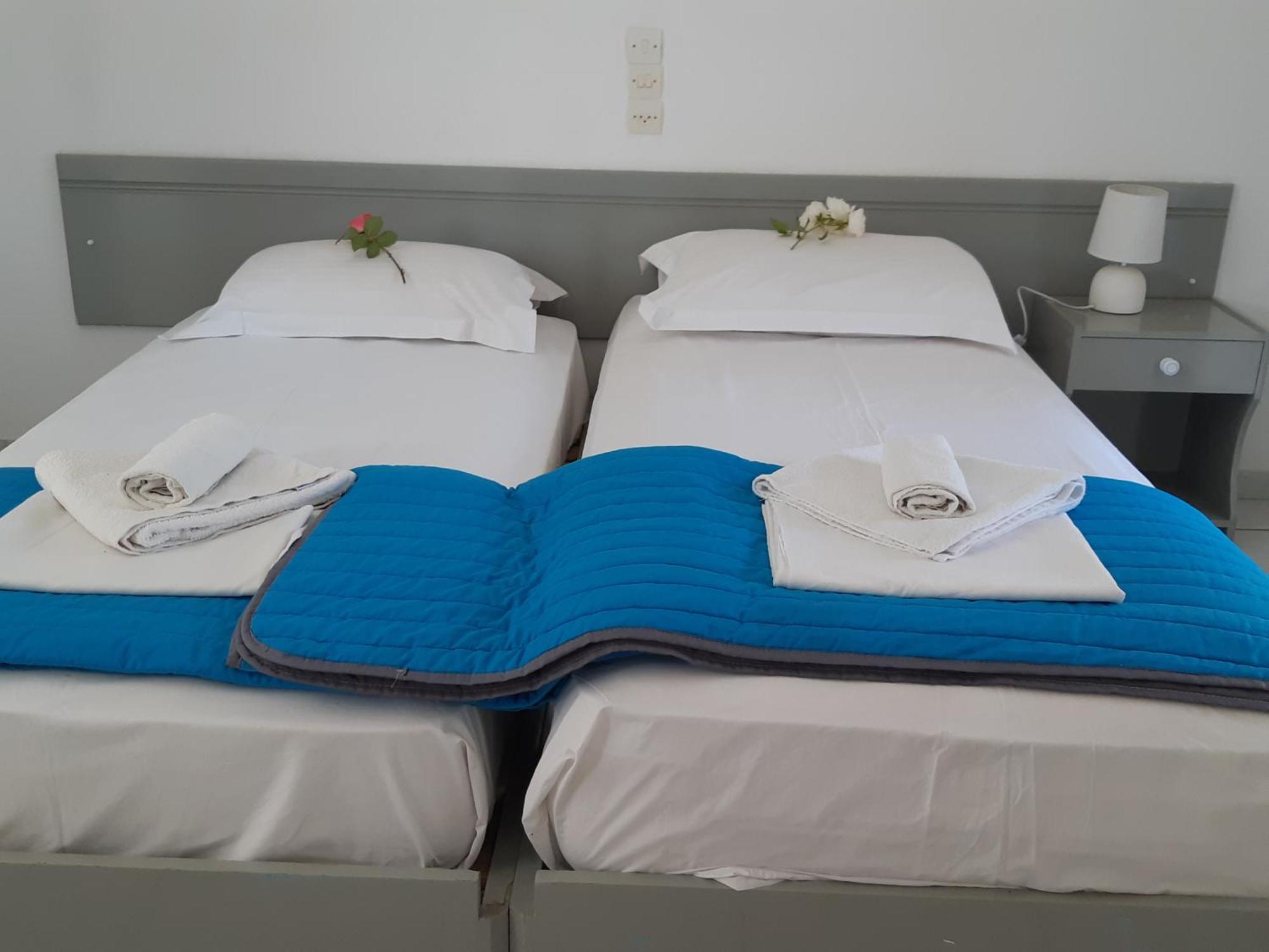 Dolphin Apt & Studios -Next To The Beach روذا المظهر الخارجي الصورة